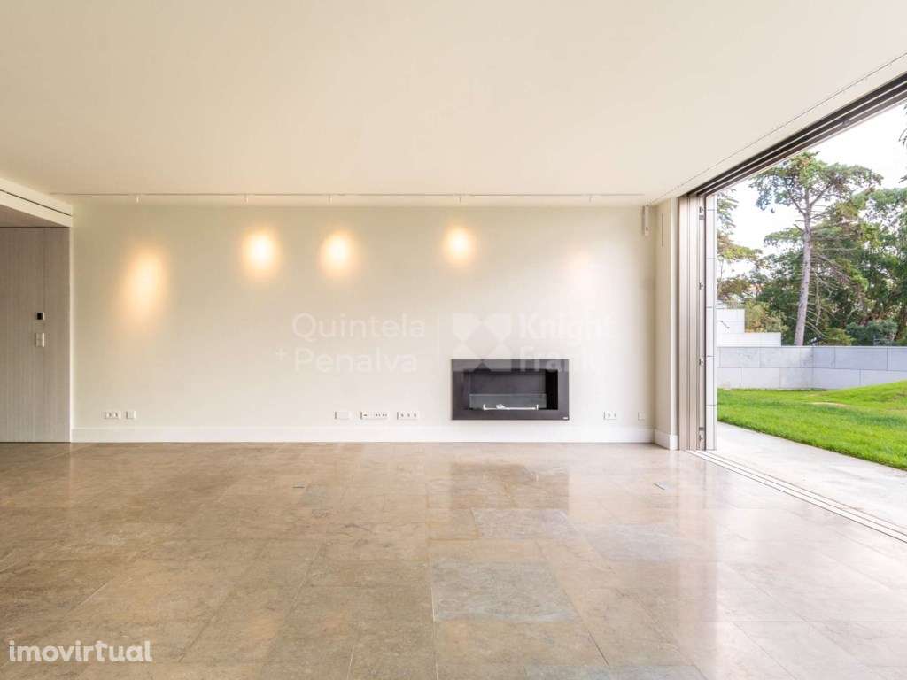 Apartamento T2 com jardim e piscina para arrendamento no Monte Estoril - Grande imagem: 3/25