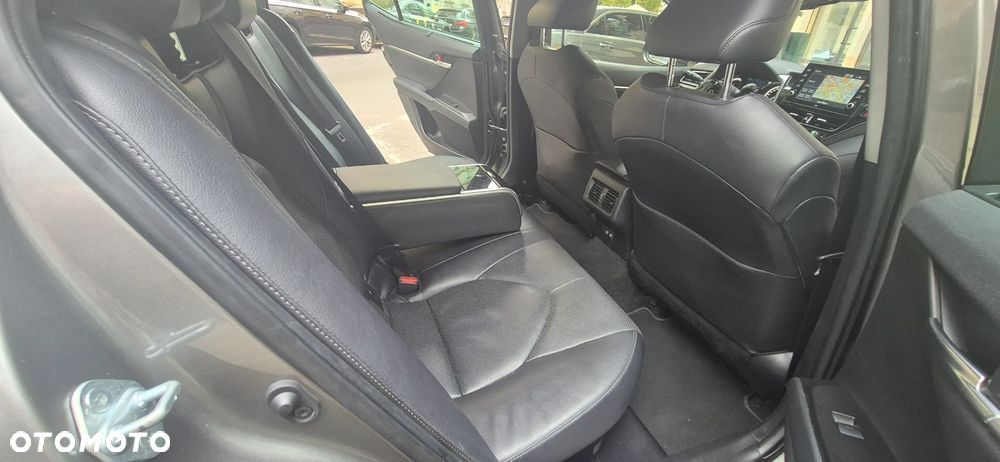 Toyota Camry 2.5 Hybrid Executive CVT - 11