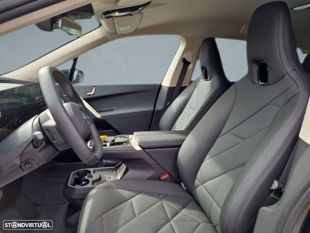 BMW iX xDrive 45 Pack Desportivo - 11