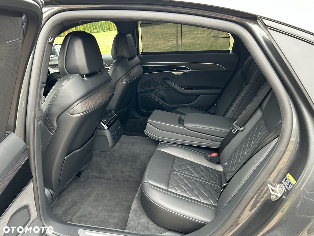 Audi A8 - 6