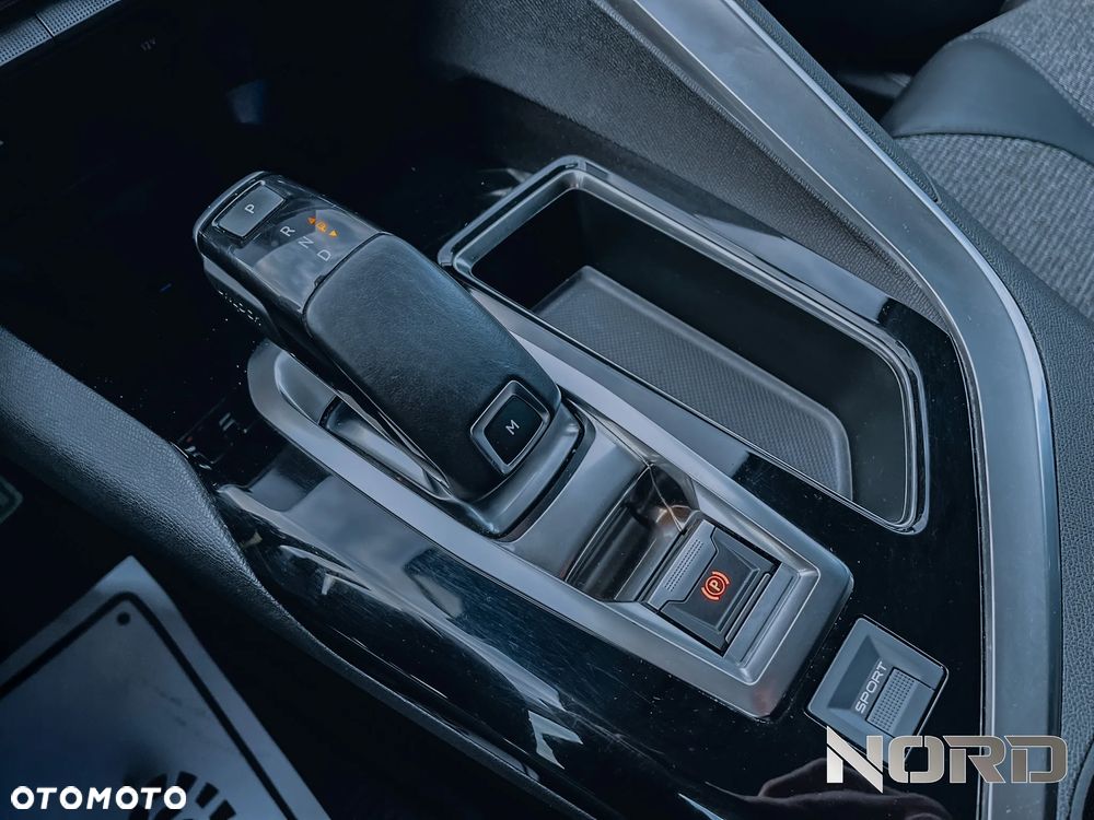 Peugeot 3008 PureTech 130 Stop & Start GPF EAT8 Allure - 25