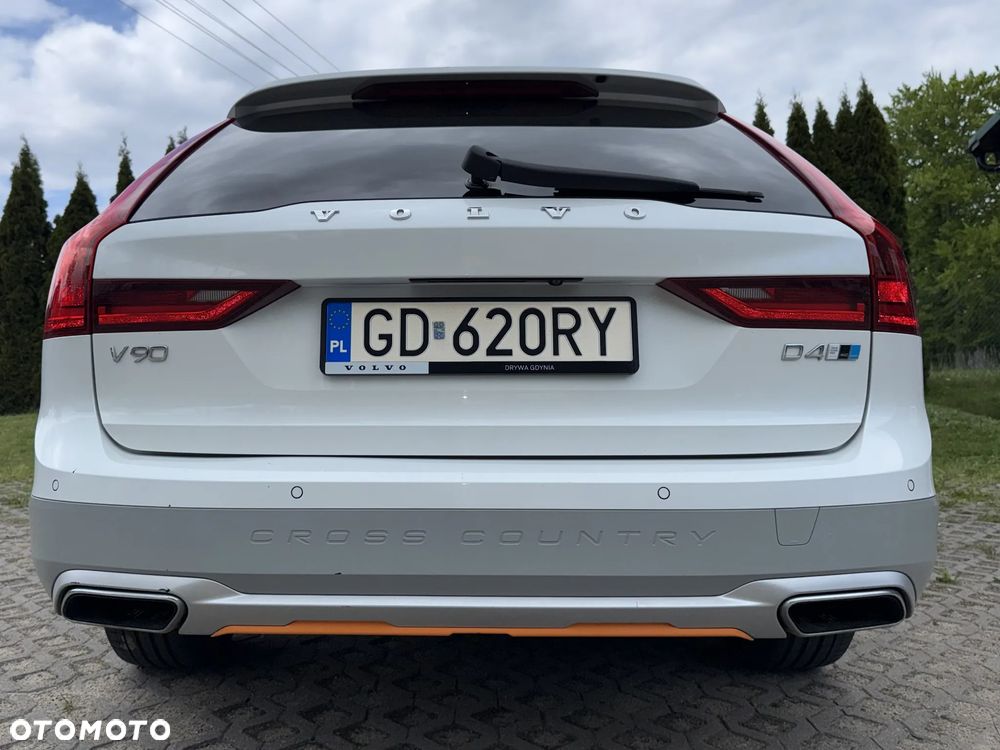 Volvo V90 Cross Country D4 AWD Ocean Race - 13