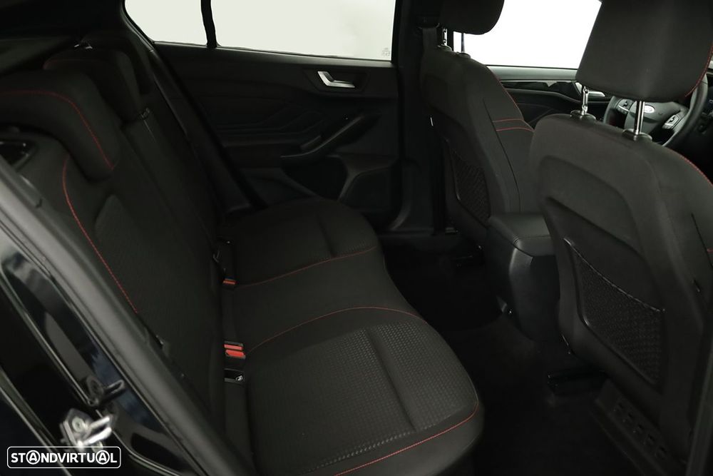Ford Focus 1.0 EcoBoost MHEV ST-Line X - 22