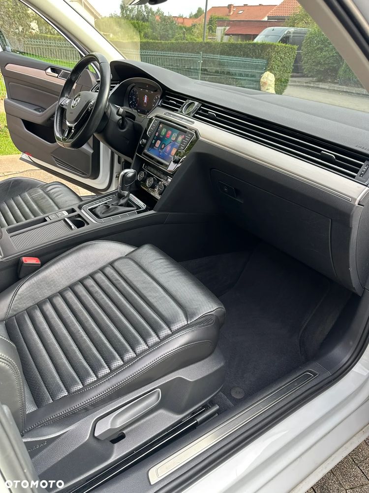 Volkswagen Passat - 15