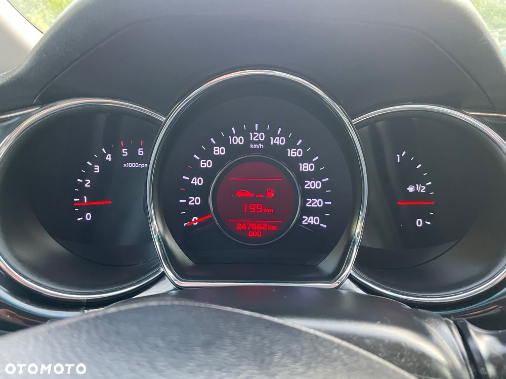 Kia Ceed - 32