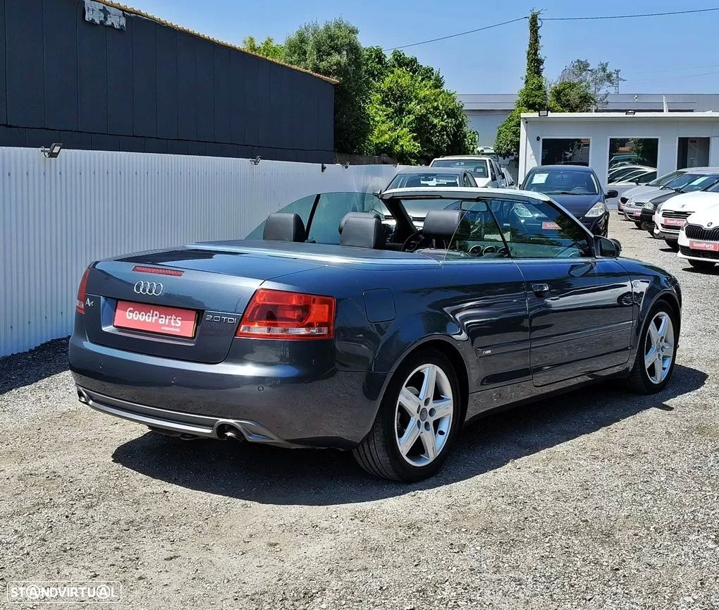 Audi A4 Cabrio 2.0 TDi S-line - 11