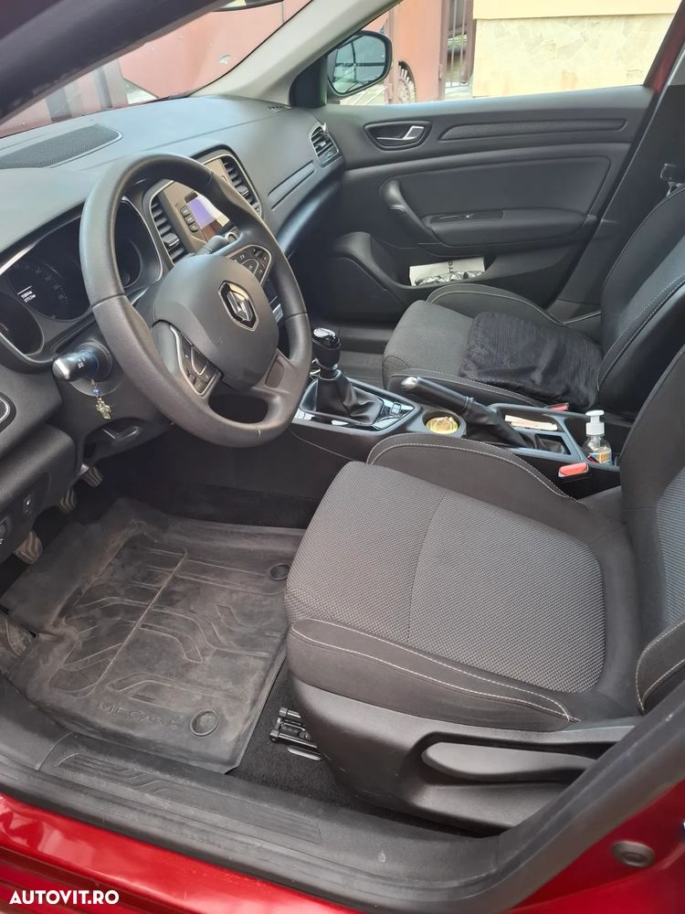 Renault Megane TCe Business - 9