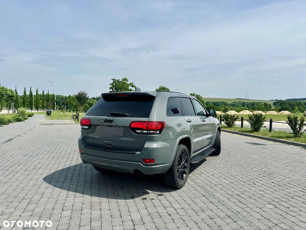 Jeep Grand Cherokee - 9