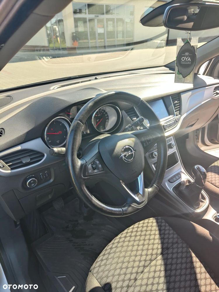 Opel Astra 1.6 CDTI Dynamic S&S - 9