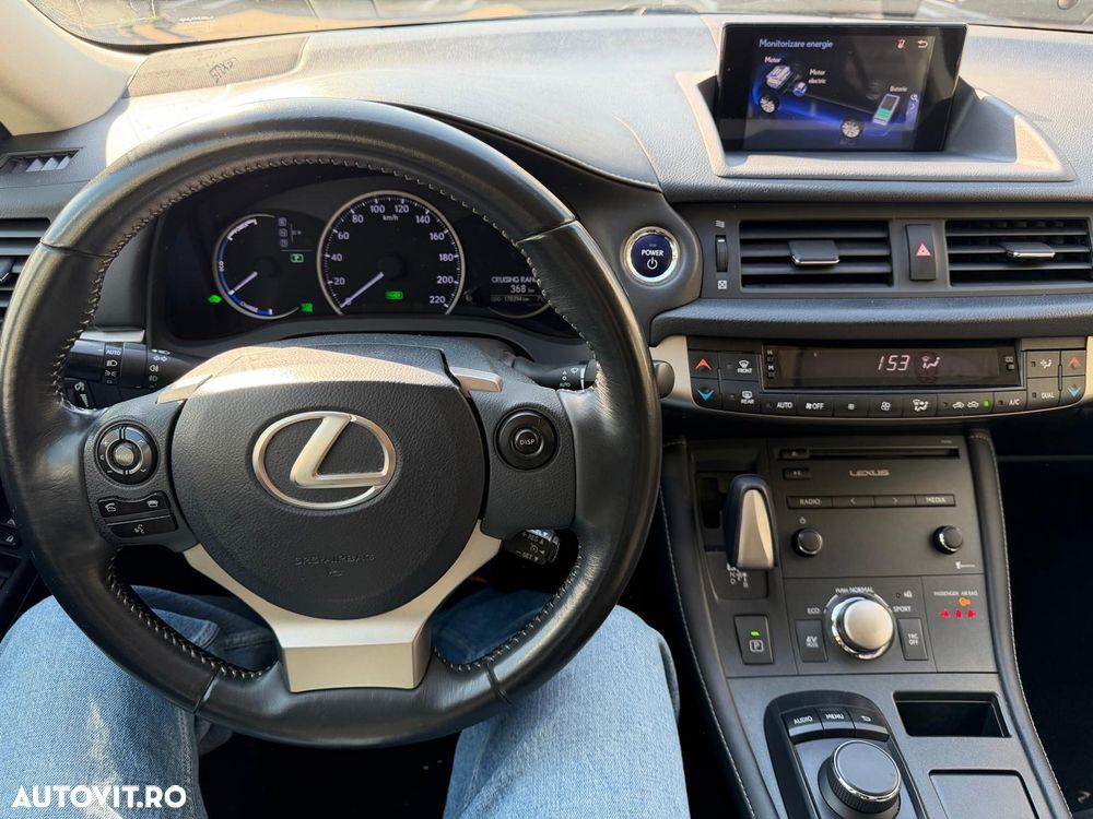 Lexus CT - 11