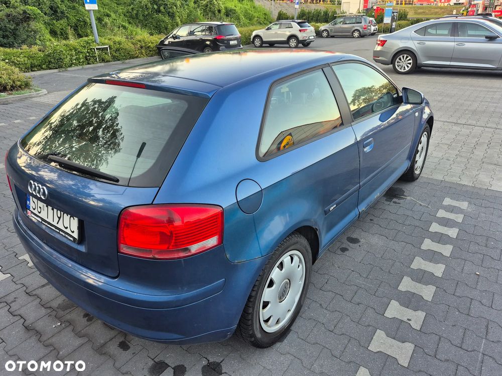 Audi A3 3-drzwiowe 1.6 FSI Ambiente - 16