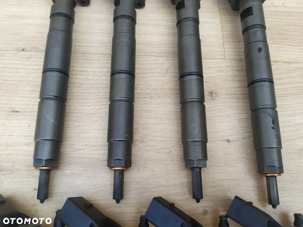 AUDI A8 D3 4.2 TDI WTRYSK WTRYSKIWACZ 057130277AD - 5