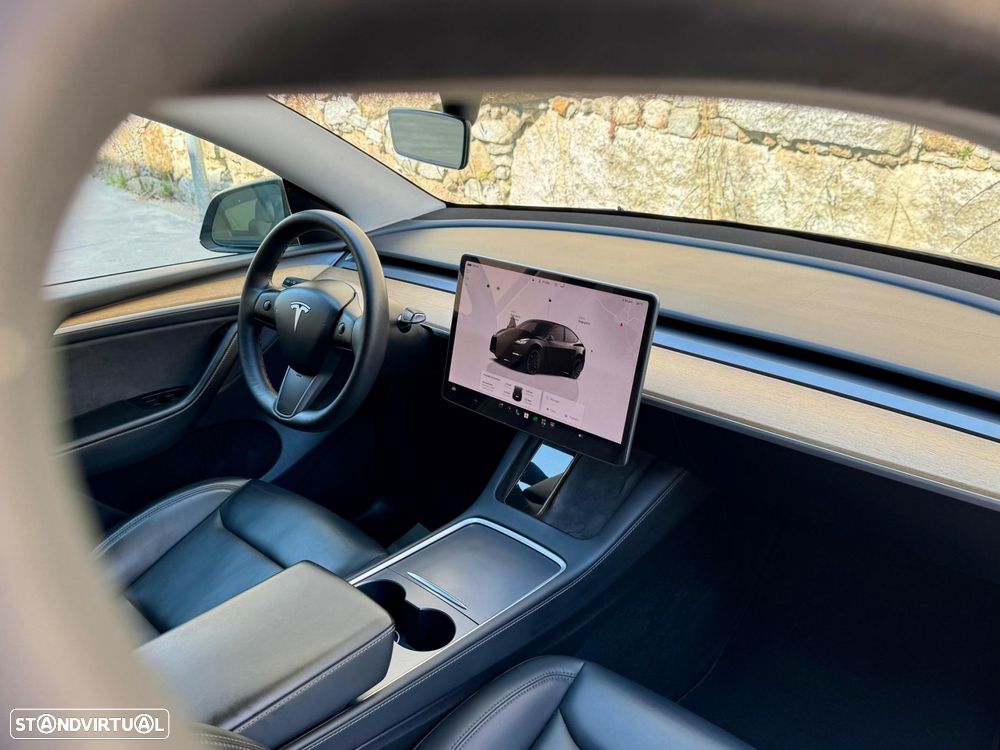 Tesla Model Y Performance Dual Motor AWD - 34