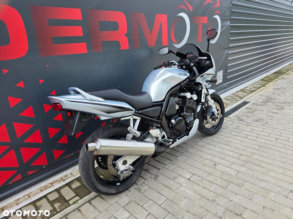 Yamaha FZS - 6