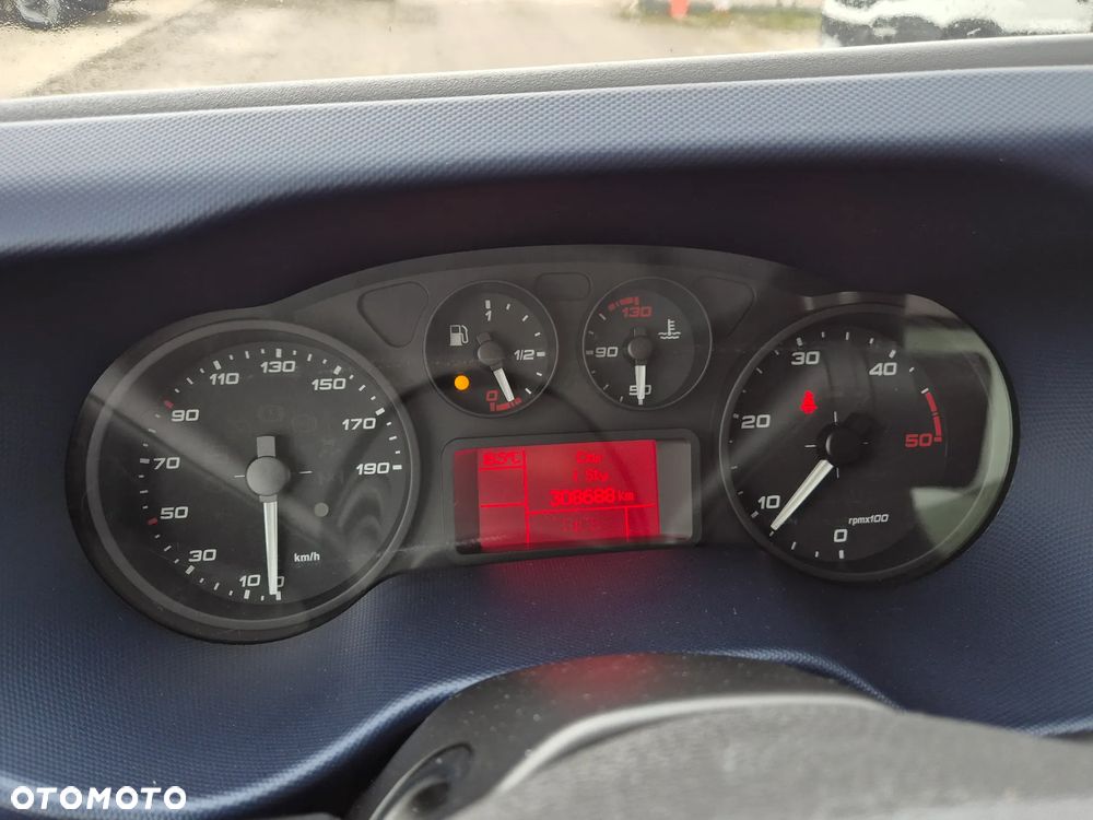 Iveco Daily 35C16, firana, kontener 8PAL, Winda 750KG, klimatyzacja, bliźniaki - 14