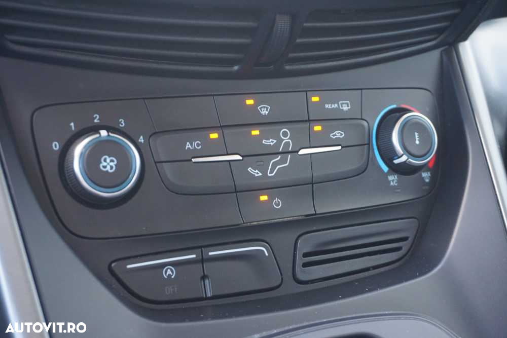 Ford Kuga - 11