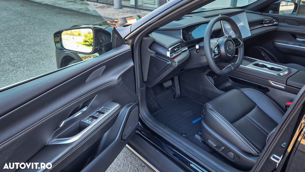 MAZDA 6e 2026 — imagine 8