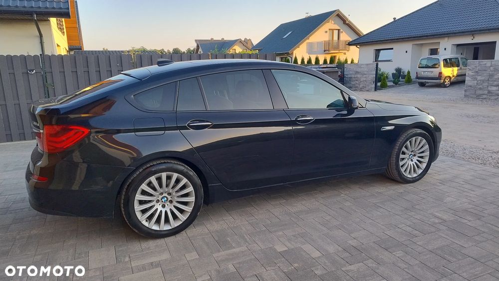 BMW Seria 5 530d xDrive - 9