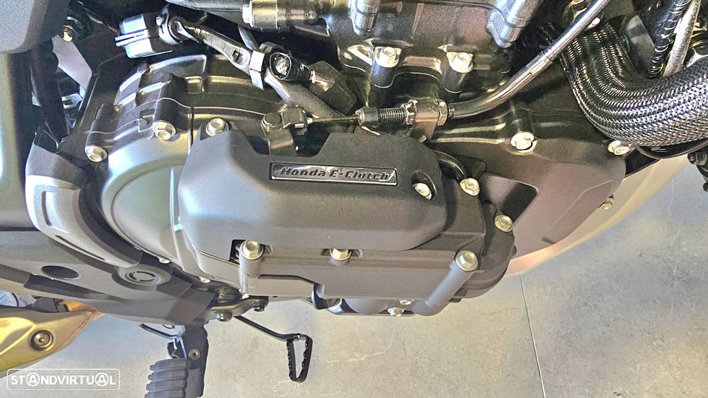 Honda Transalp XL 750 Transalp E-Clutch 2026 - 4