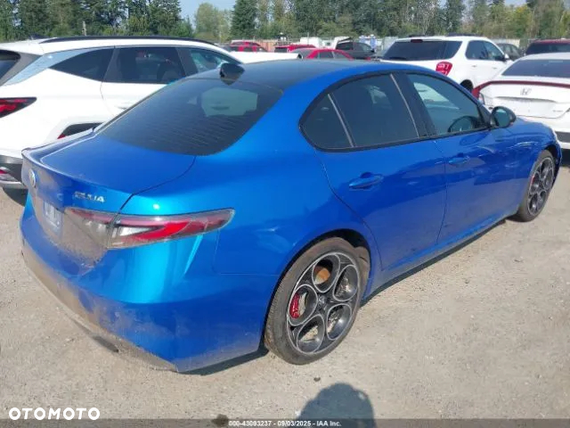 Alfa Romeo Giulia 2.0 Turbo 16V AT8-Q4 Veloce - 4