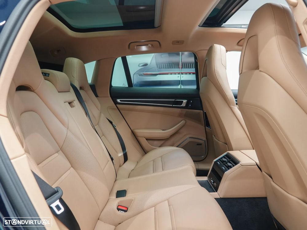 Porsche Panamera Sport Turismo 4 E-Hybrid Platinum Edition - 40