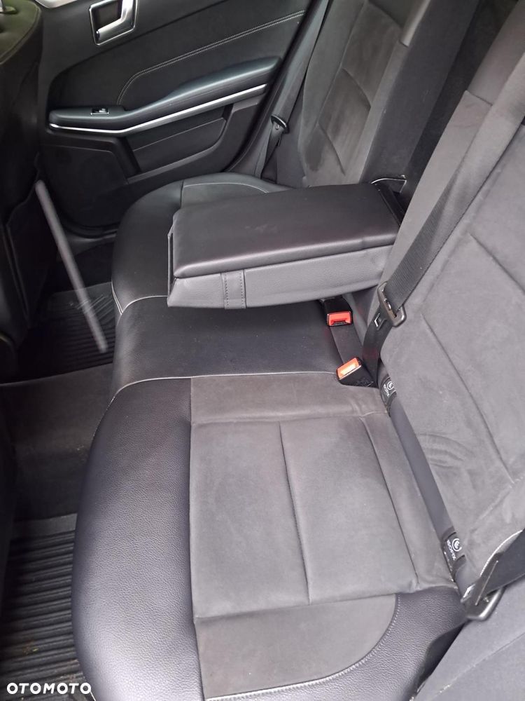 Mercedes-Benz Klasa E 220 BlueTEC 4Matic 7G-TRONIC Edition - 12