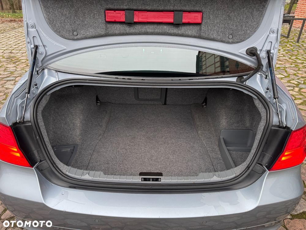 BMW Seria 3 320i Edition Sport - 26