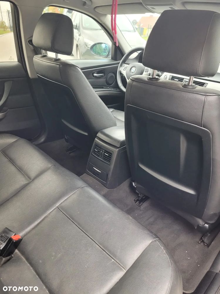 BMW Seria 3 318d - 17