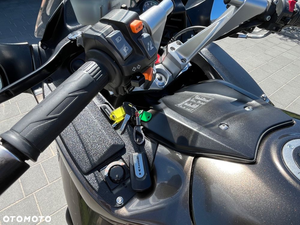 Kawasaki GTR - 17