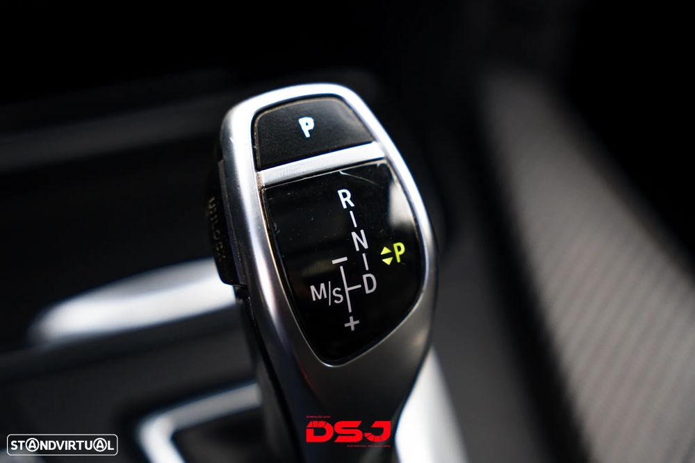 BMW 328 i Auto Pack M - 17