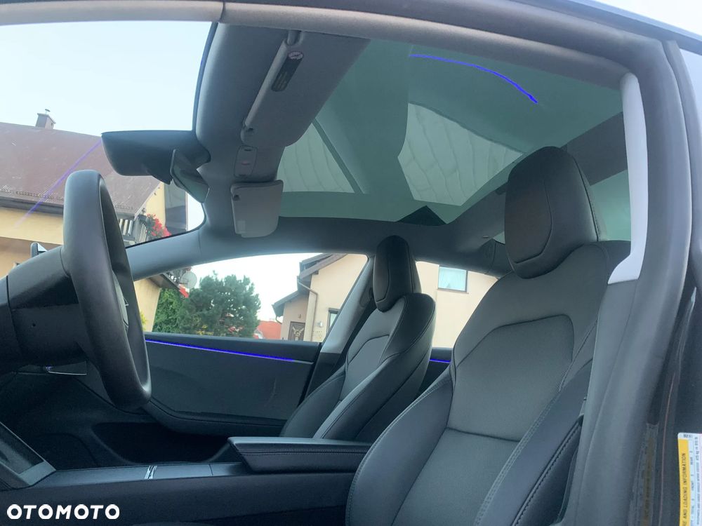 Tesla Model 3 Premium Langstreckenbatterie RWD - 26