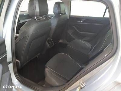 Volkswagen Passat - 7