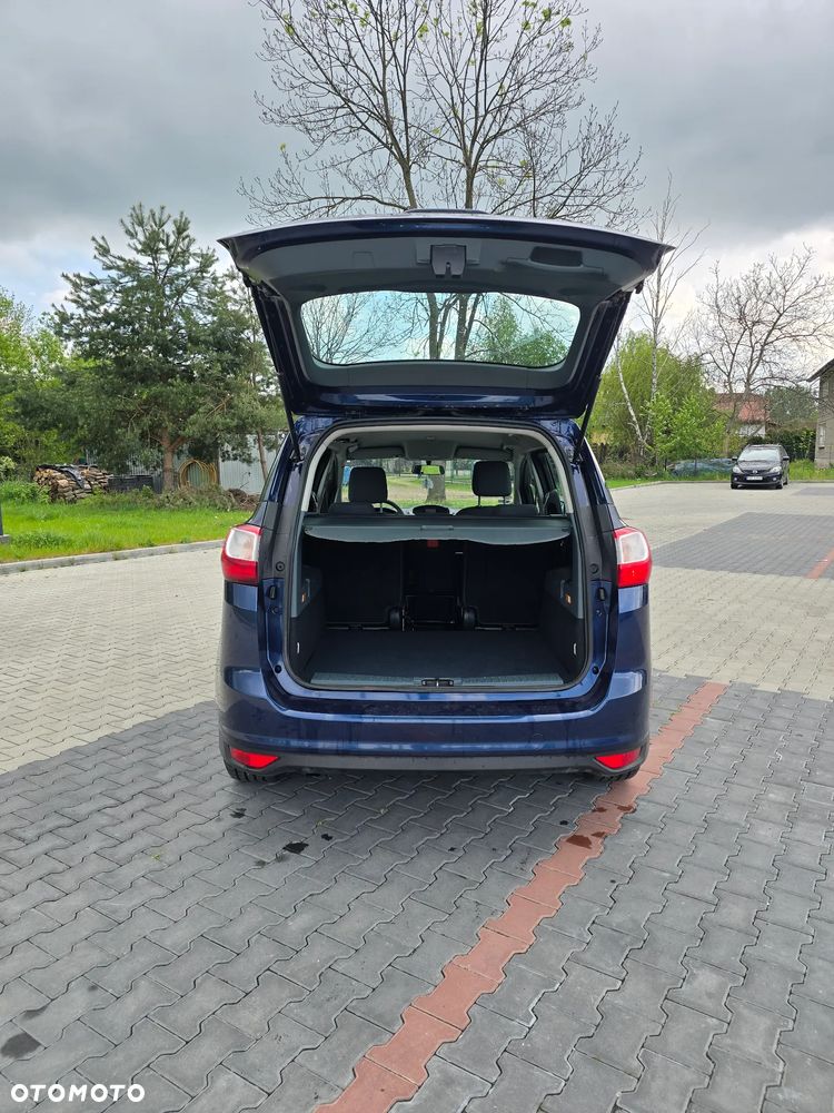 Ford Grand C-MAX - 23