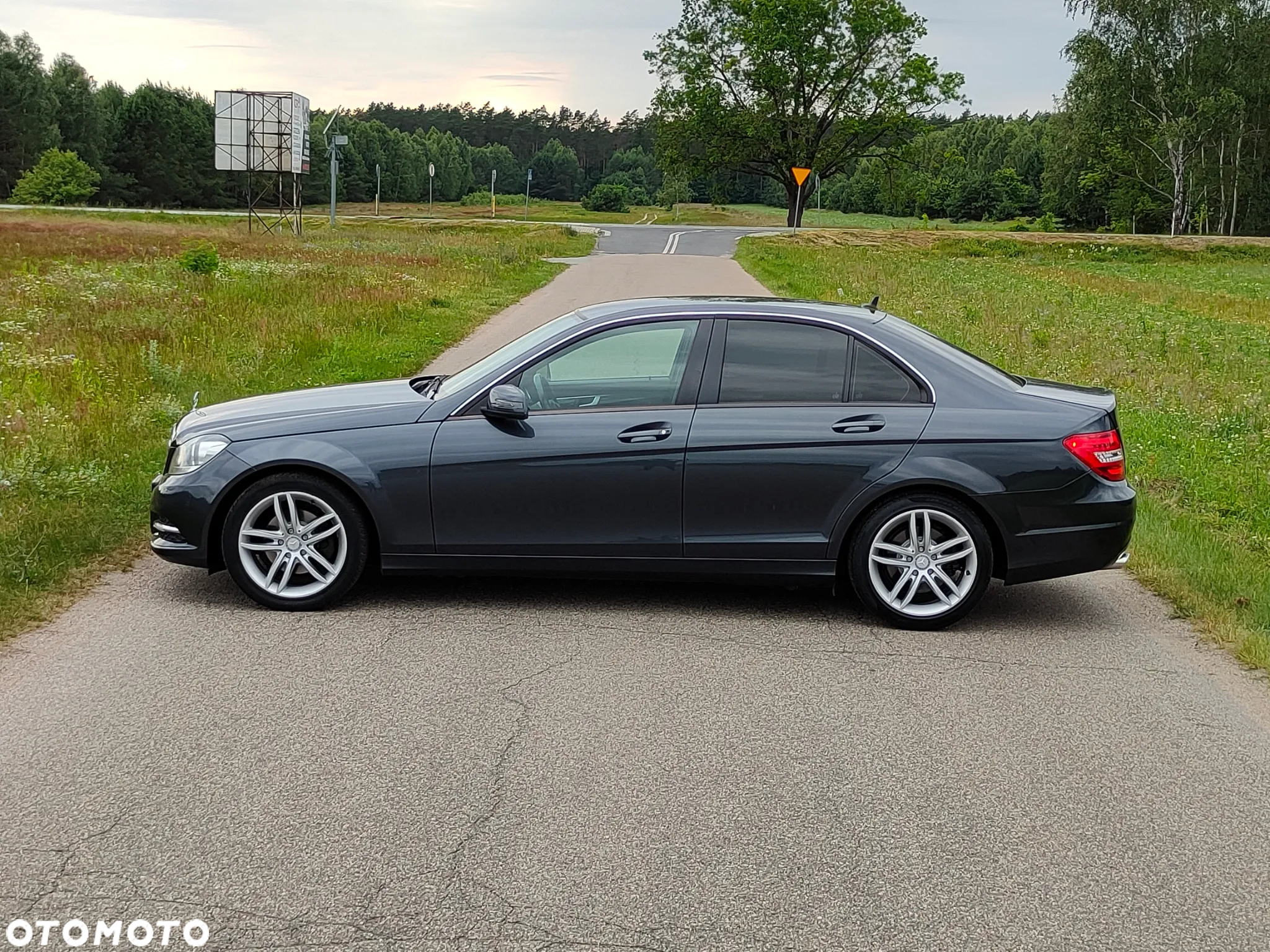 Mercedes-Benz Klasa C 250 CGI BlueEff Avantgarde - 25
