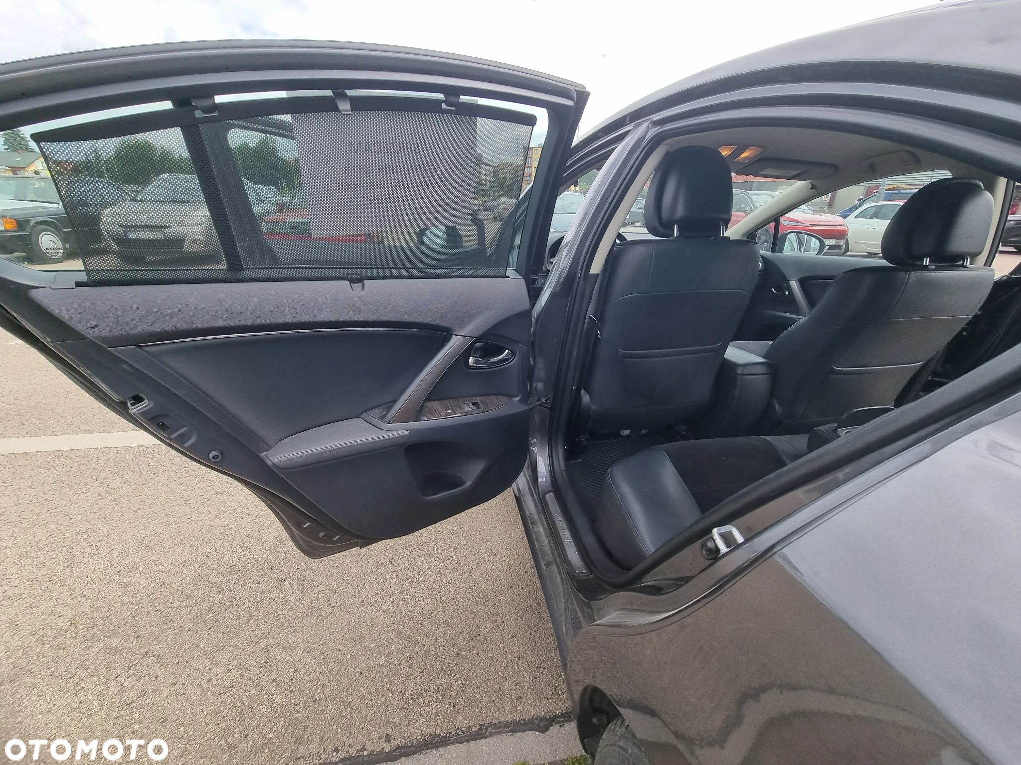 Toyota Avensis 1.8 Premium EU5 - 13