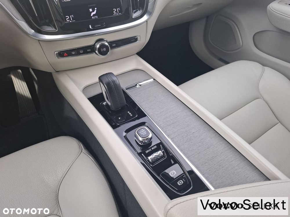 Volvo V60 Cross Country - 27