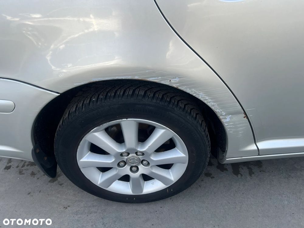 Toyota Avensis - 19