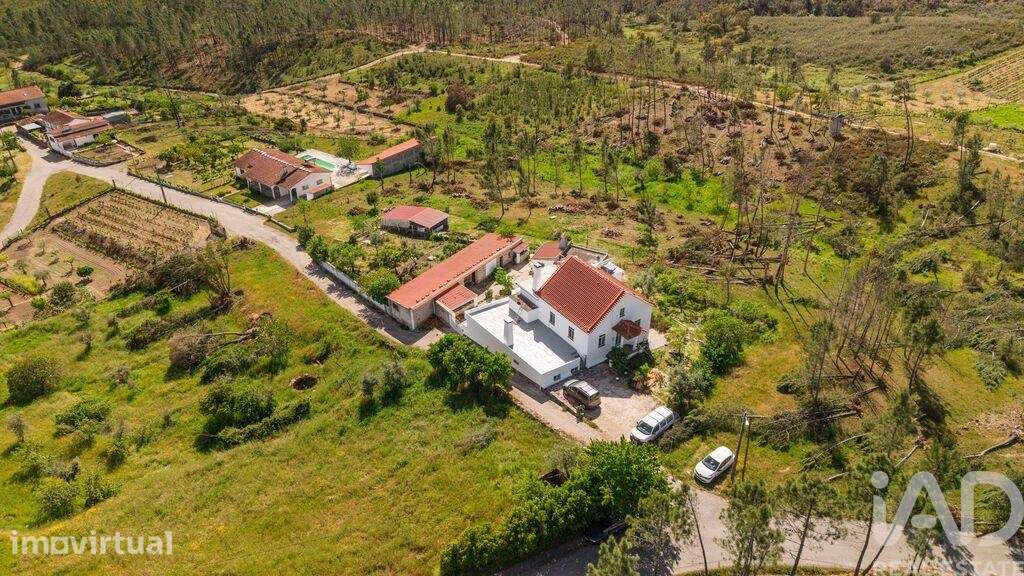 Moradia isolada T4 em Cumeada e Marmeleiro de 401 m2 - Grande imagem: 4/39