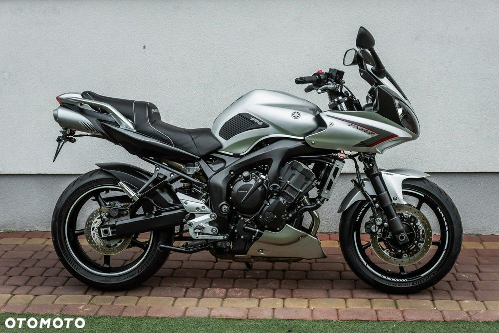 Yamaha FZ - 2