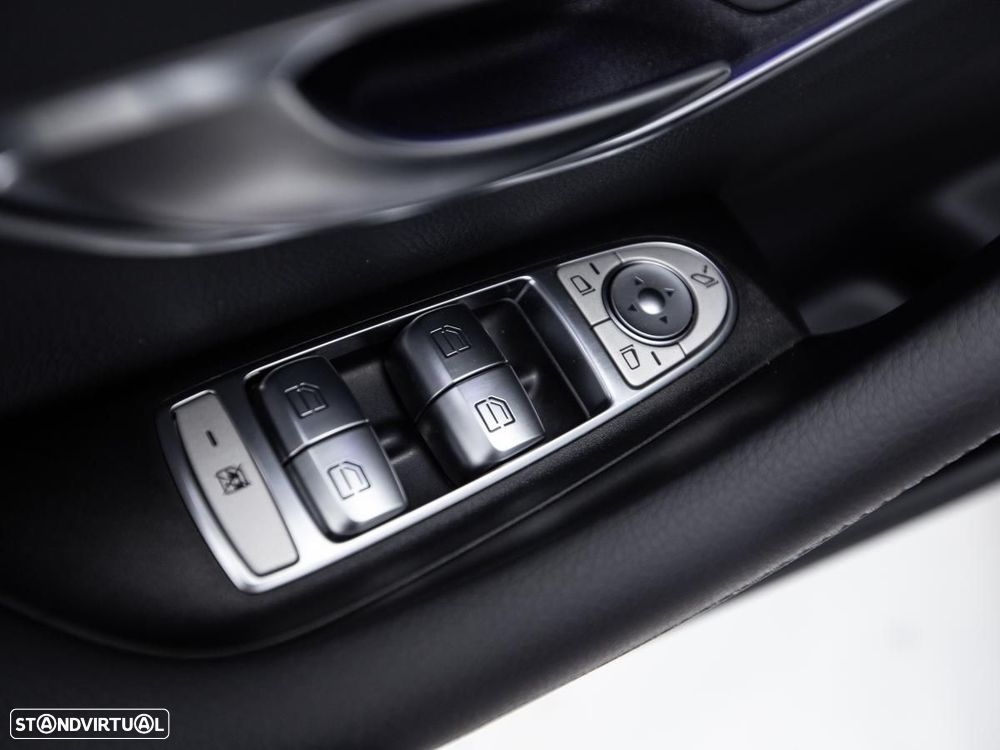 Mercedes-Benz E 300 de AMG Line - 16