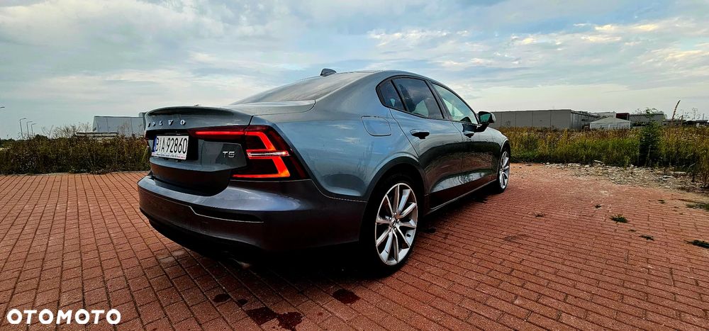 Volvo S60 T5 Momentum Pro - 11
