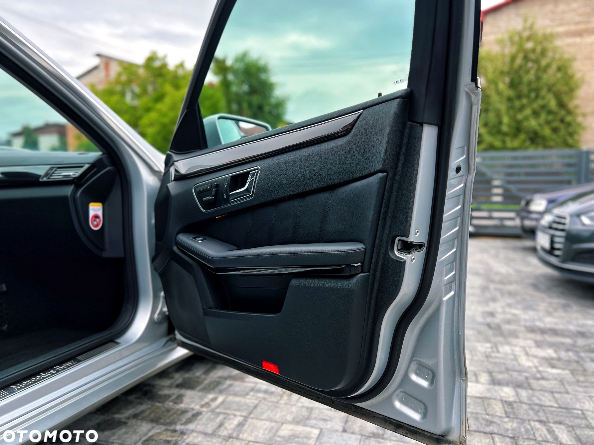 Mercedes-Benz Klasa E 350 CDI BlueEff Avantgarde - 13