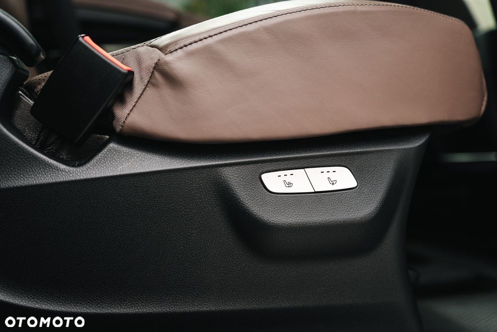 Mercedes-Benz Klasa V - 22