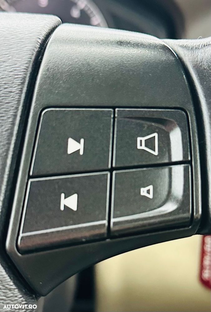 Volvo XC 60 D4 AWD Momentum - 22