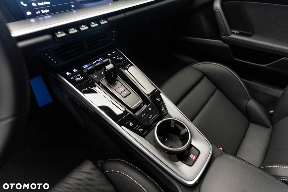 Porsche 911 Carrera 4S - 22