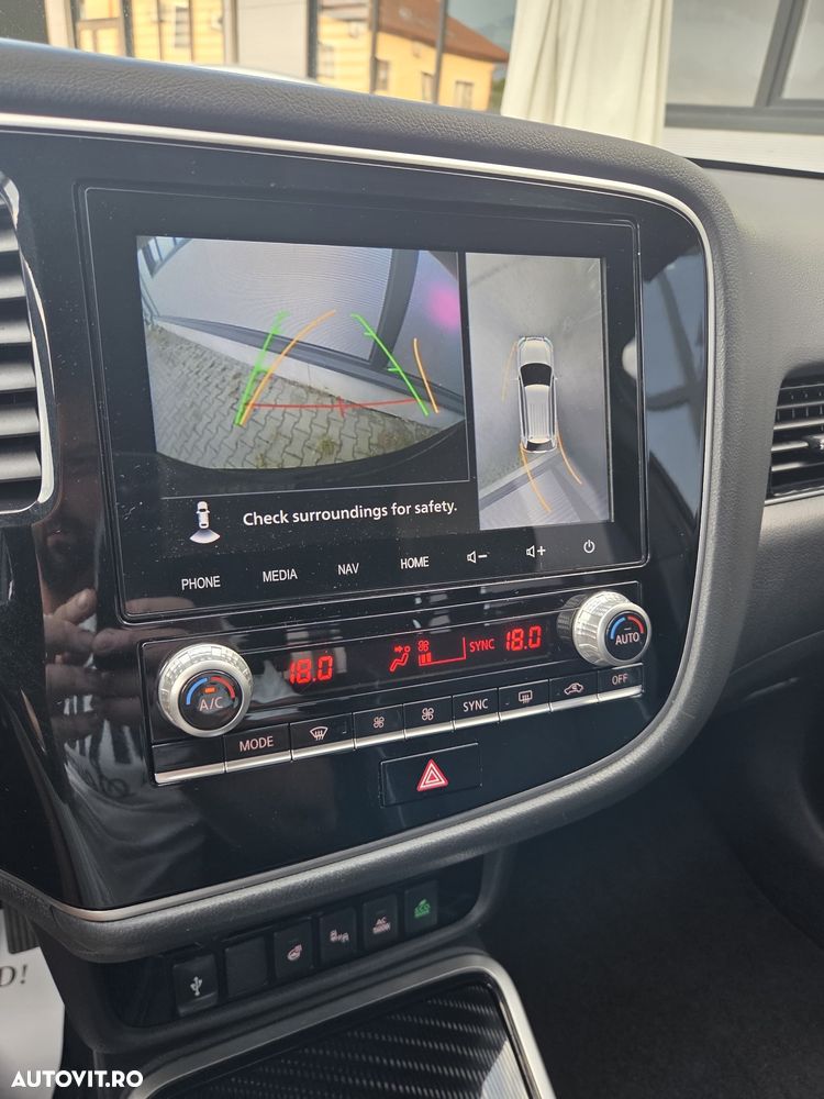 Mitsubishi Outlander 2.4 4WD Diamant+ - 31