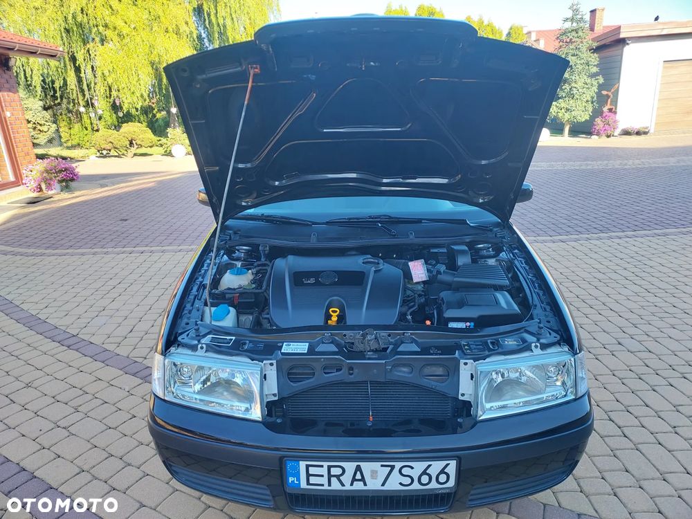 Skoda Octavia 1.6 Tour - 13