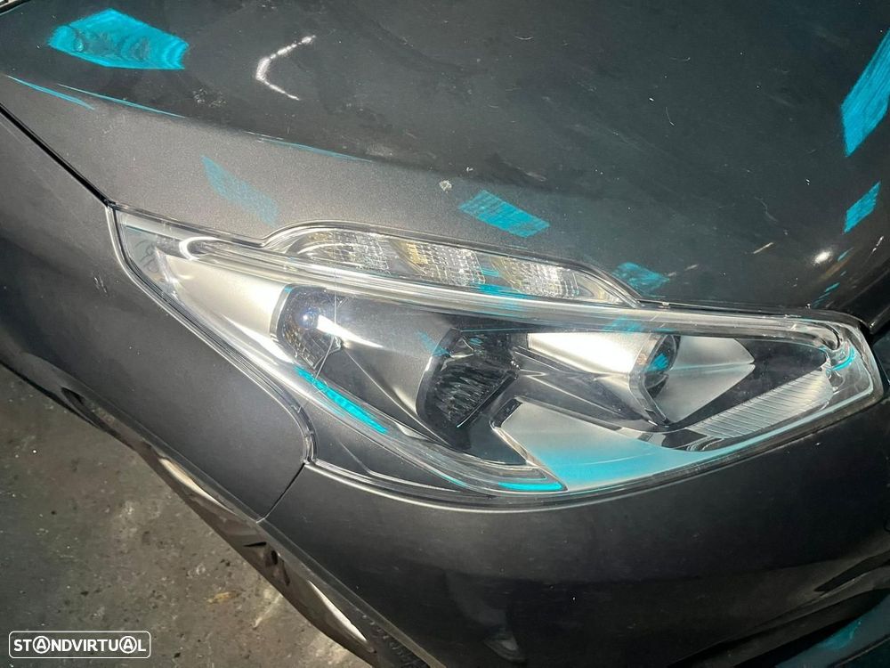 FAROL DIREITO PEUGEOT 208 - 1