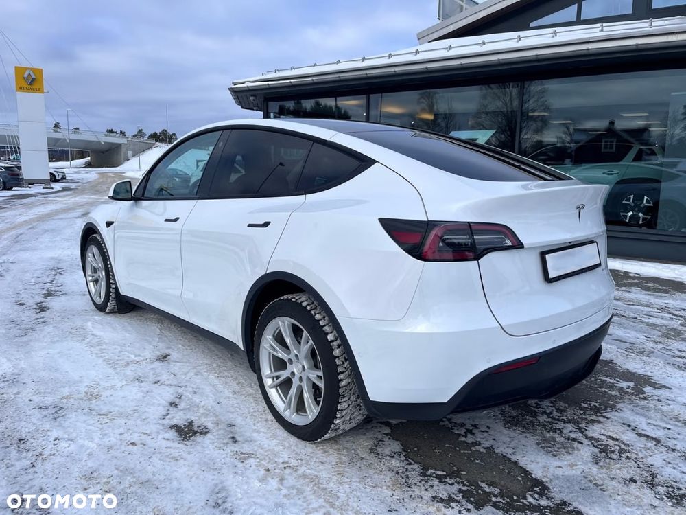 Tesla Model Y Long Range Dual Motor AWD - 3