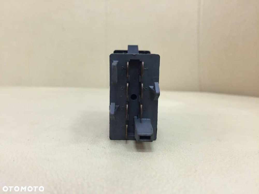 WŁĄCZNIK PRZYCISK PRZERYWACZ ŚWIATEŁ AWARYJNYCH VW PASSAT B5 FL 3B0953235D - 5